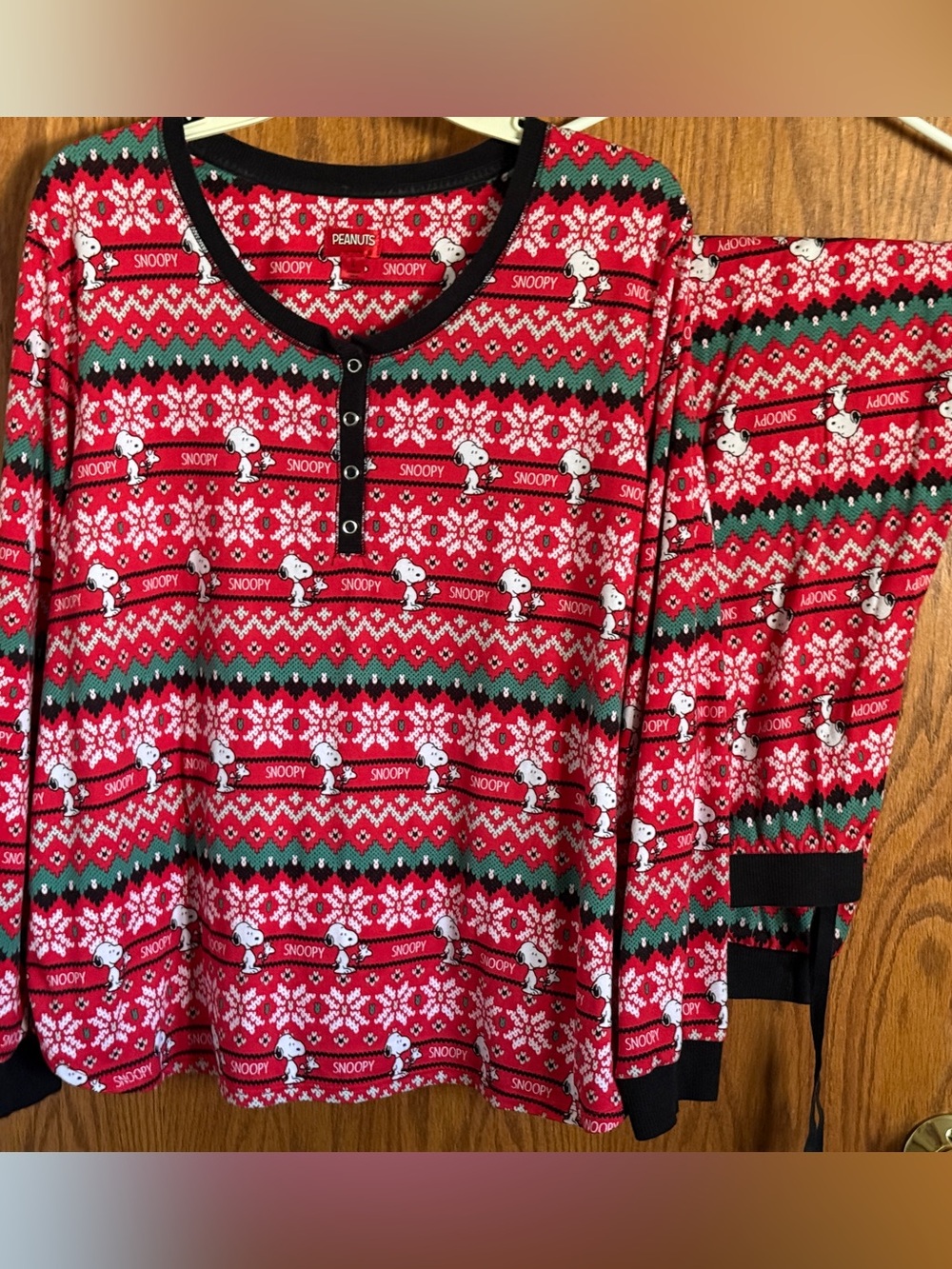 Peanuts Snoopy Red Holiday 2 Pc Pajama Set Stretchy Women's Size Lg and Med